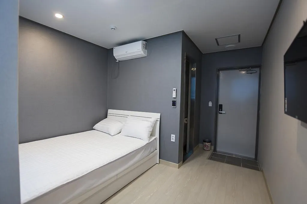 בית הארחה מלון בוסאן O'Guest In Haeundae